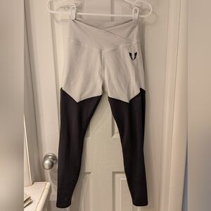 High-Waist Two-Tone Leggings - White & Black